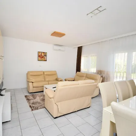 House Perci 2 Holiday home